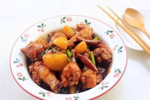 Thịt gà om khoai tây là một món ăn bổ dưỡng. (Ảnh : ITN)