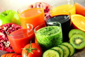 Các nghiên cứu phát hiện chỉ uống nước ép trong vòng ba ngày ngắn ngủi, tác hại gây ra còn lớn hơn lợi ích. (Ảnh: ITN)