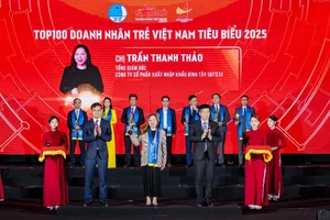 Chị Trần Thanh Thảo tại buổi lễ trao giải thưởng Sao Đỏ Doanh nhân trẻ 2025