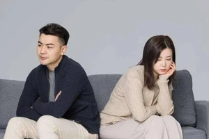 Dù quyết định sinh con hay không, cuối cùng cặp đôi đều sẽ phải hối tiếc vào một thời điểm nào đó. (Ảnh: ITN).