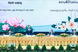 Thủ tướng Việt Nam và Lào chủ trì Hội nghị Hợp tác đầu tư năm 2025