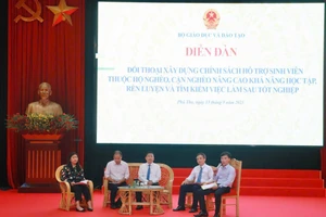 Các chuyên gia, nhà quản lý giáo dục chia sẻ tại diễn đàn.