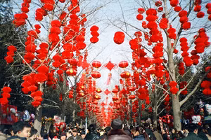 Khi đi du lịch trong những ngày nghỉ lễ, bạn nên lên kế hoạch trước cho hành trình của mình, nắm rõ tình hình thời tiết, đường sá và di chuyển vào những giờ thấp điểm. (Ảnh: ITN).