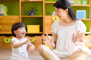 Nuôi dưỡng khả năng tự chăm sóc bản thân và tính độc lập của các bé là vô cùng quan trọng. (Ảnh: ITN).