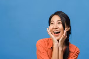 Hầu hết các cô gái đều tìm thấy hạnh phúc trong những điều đơn giản và tưởng như không đáng kể. (Ảnh: ITN).