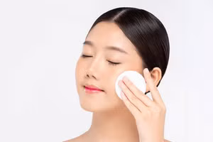 Phụ nữ nên có khái niệm trang điểm tự nhiên và cố gắng trang điểm nhẹ nhàng. (Ảnh: ITN)