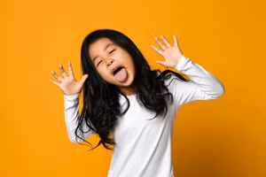 Nếu trẻ la mắng người lớn lâu ngày, ý thức “tự cho mình là trung tâm” sẽ phát triển nhanh chóng và sẽ trở nên thiếu tôn trọng, nổi loạn và khó kiểm soát. (Ảnh: ITN).