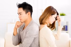 Nếu bạn không chia sẻ những gì bạn thực sự nghĩ, thì đây có thể là dấu hiệu cho thấy bạn không còn muốn có một mối quan hệ sâu sắc nữa. (Ảnh: ITN).