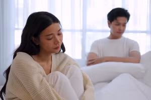 Miễn cưỡng lấy người mình không thích là lỗi của cá nhân bạn. (Ảnh: ITN).