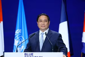 Sáng 8/6/2025 (giờ địa phương), tại Công quốc Monaco, Thủ tướng Phạm Minh Chính tham dự Phiên toàn thể 4 và phát biểu tại Phiên bế mạc Diễn đàn Tài chính và Kinh tế xanh của Hội nghị Đại dương Liên hợp quốc lần thứ ba (UNOC 3). (Ảnh: Dương Giang/TTXVN).