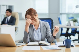 Mão tình yêu có người thứ ba chen ngang, Mùi tham công tiếc việc ngày 5/10