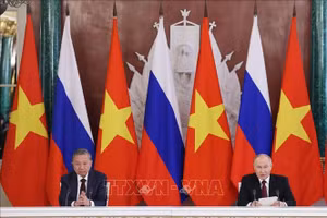Tổng Bí thư Tô Lâm và Tổng thống LB Nga Vladimir Putin phát biểu với báo chí. Ảnh: Thống Nhất/TTXVN.