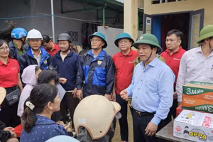 Agribank hỗ trợ khẩn cấp 11 tỷ đồng các tỉnh Nam Trung Bộ và Tây Nguyên