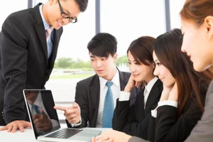 Nghệ thuật giao tiếp giúp bạn thăng tiến nhanh trong công việc