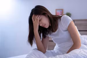 Không có thói quen ngủ đúng giờ trong thời gian dài sẽ dẫn đến thiếu ngủ hoặc chất lượng giấc ngủ quá kém. (Ảnh: ITN)