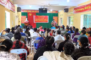 Xã thường xuyên tổ chức các diễn đàn nhằm tuyên truyền, phổ biến chính sách giảm nghèo cho người dân. Ảnh: PO