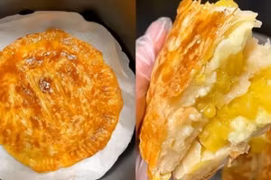 Bánh dứa là món ăn vặt hấp dẫn cả người lớn và trẻ nhỏ. (Ảnh: ITN).