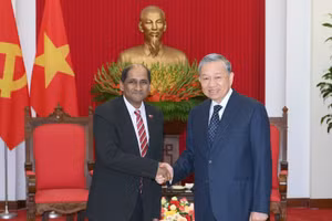 Tổng Bí thư Tô Lâm tiếp Đại sứ Singapore Jaya Ratnam