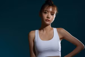 Để giữ được dáng ngực đẹp, áo ngực là không thể thiếu. (Ảnh: ITN)