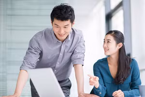 Giao tiếp hiệu quả không chỉ cải thiện hiệu suất công việc, mà còn thúc đẩy sự hòa hợp trong các mối quan hệ. (Ảnh: ITN).