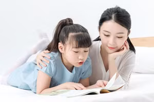 Sự buông tay của cha mẹ chính là chìa khóa cho sự trưởng thành thực sự của trẻ. (Ảnh: ITN).