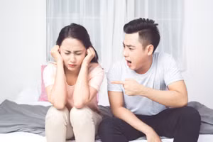 Bạn càng yêu đối phương nhiều thì khả năng xảy ra xung đột càng cao. (Ảnh: ITN)