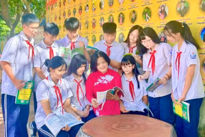 Cô giáo Trần Thị Mai Hương – Giáo viên Ngữ văn trường THCS Mai Động.