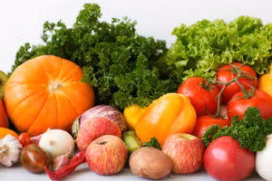 Chất xơ trong rau hấp thụ đường và chất béo trong ruột, điều hòa và duy trì sức khỏe của đường tiêu hóa. (Ảnh: ITN)