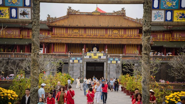 Du khách tham quan Đại Nội Huế dịp Tết Nguyên đán Bính Ngọ 2026.