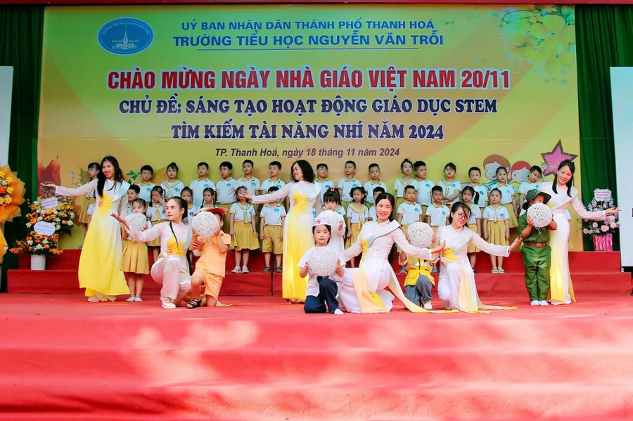 Phong phú các tiết mục trong dịp kỷ niệm Ngày nhà giáo Việt Nam 20/11 tại Trường Tiểu học Nguyễn Văn Trỗi.