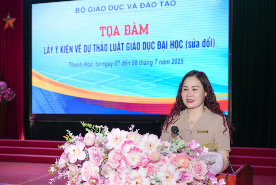 PGS.TS Lê Thanh Hà, Hiệu trưởng Trường Đại học VHTT&DL Thanh Hóa phát biểu. unknown.jpg