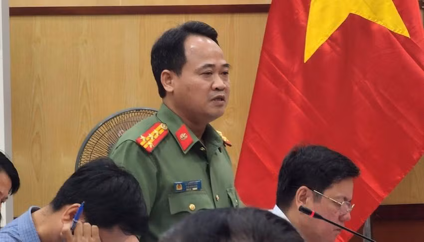 Đại tá Lê Ngọc Anh, Phó Giám đốc Công an tỉnh Thanh Hóa trả lời trong buổi họp báo. (Ảnh: Đặng Trung)