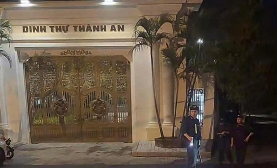 Cảnh sát có mặt tại dinh thự Thành An.