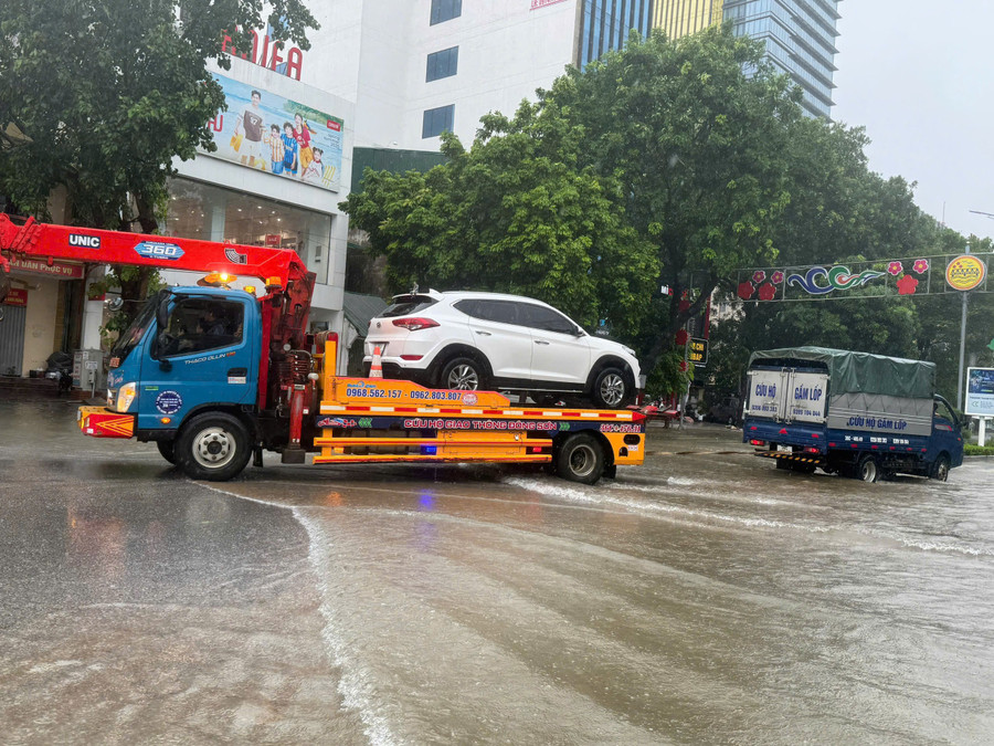 Rất nhiều xe ô tô bị chết máy. 866d780b00598907d048.jpg