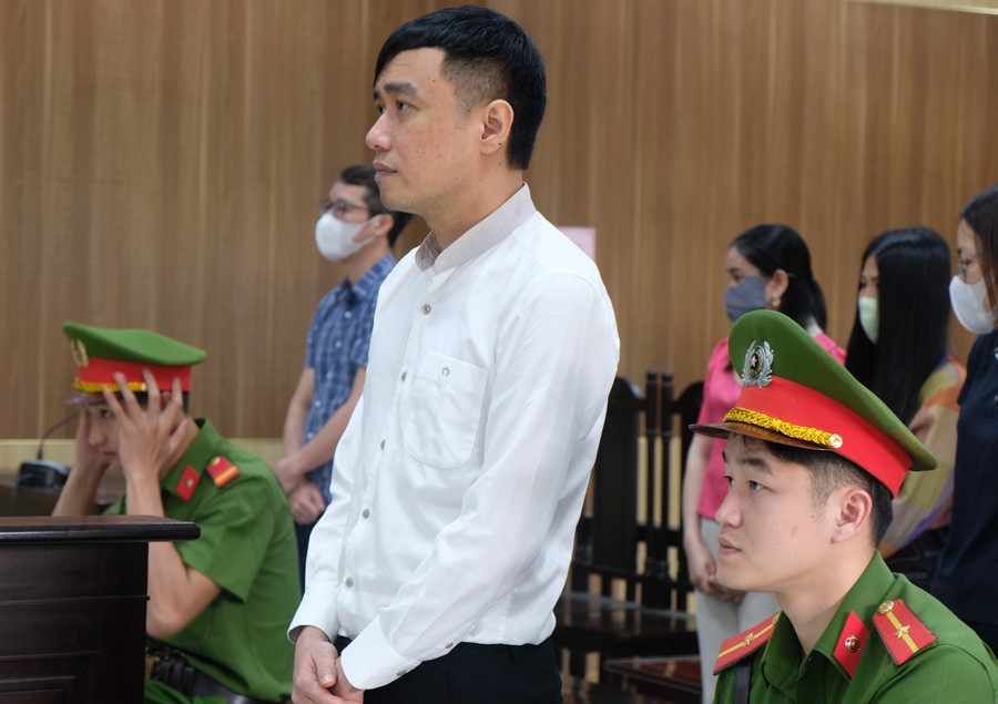 Bị cáo Cao Xuân Hiệp, cán bộ VPDKDĐ tỉnh Thanh Hoá. dscf0464.jpg