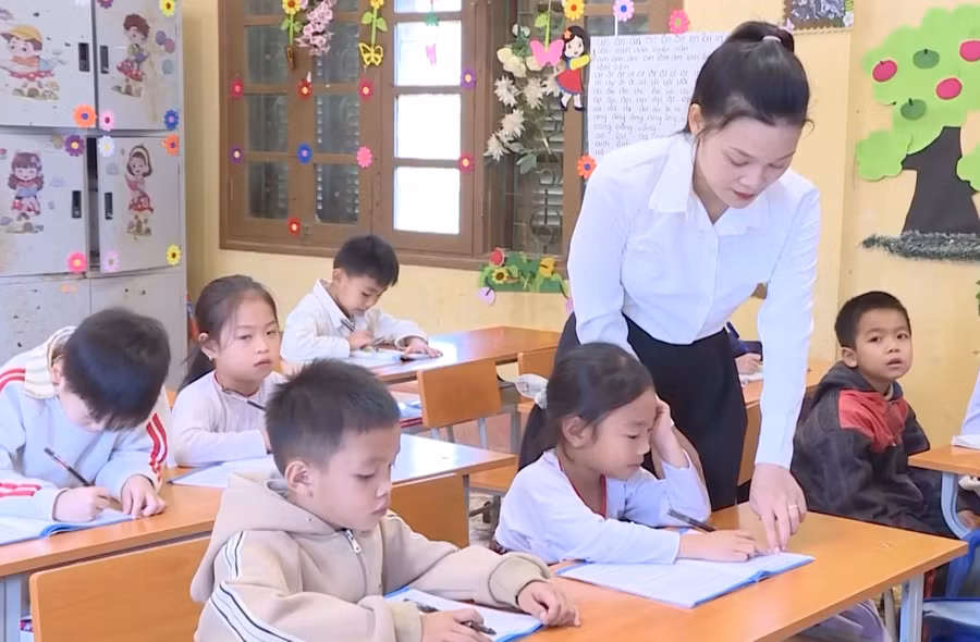 Cô giáo Lương Thị Thúy Hường, giáo viên Trường Tiểu học Kỳ Tân.