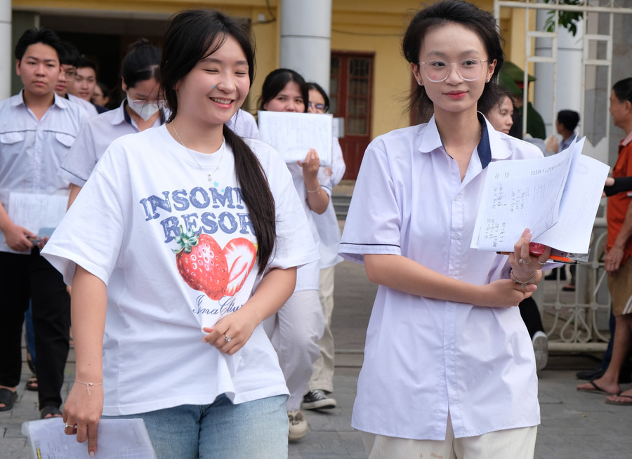 Thí sinh tại Thanh Hoá đánh giá đề có sự phân hoá. dscf0543.jpg