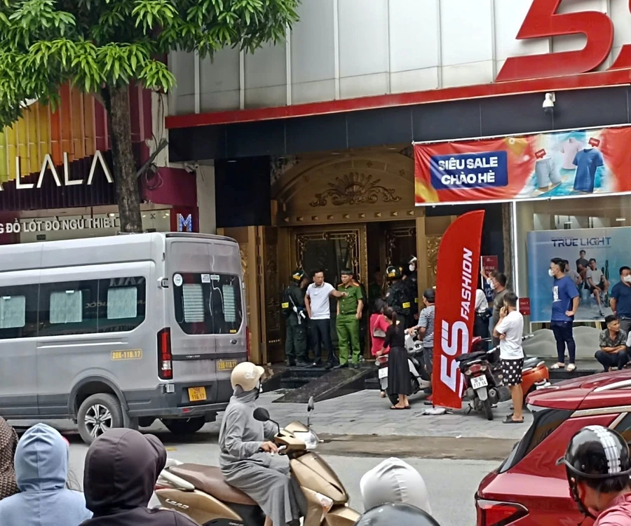 Một ngôi nhà bị khám xét trên đường Lê Hoàn, TP Thanh Hoá.