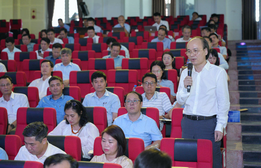PGS.TS Nguyễn Tiến Dũng, Hiệu trưởng Trường ĐH Y - Dược, Đại học Thái Nguyên phát biểu góp ý Luật giáo dục đại học (sửa đổi). unknown-3.jpg