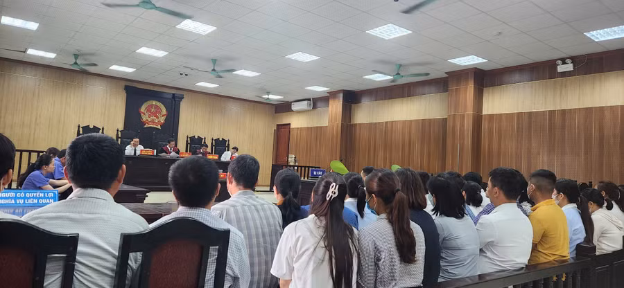 Phiên xét xử sơ thẩm bị cáo Nguyễn Thế Hùng cùng đồng phạm được hoãn đến ngày 12/5.