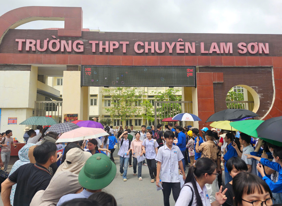 Gần 1.200 thí sinh tranh suất vào Trường THPT chuyên Lam Sơn.