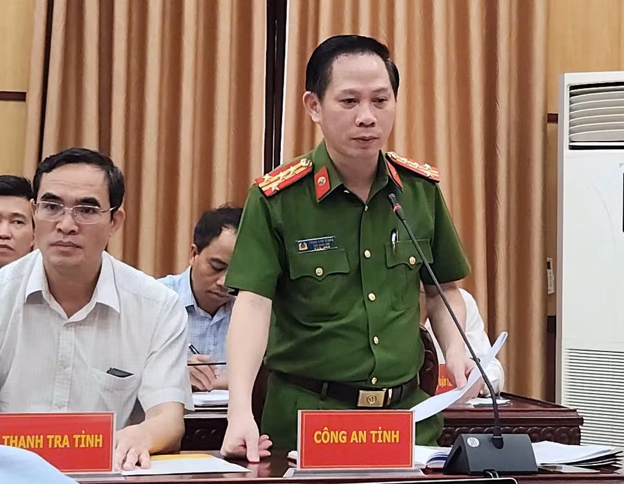 Đại tá Trịnh Văn Giang, Phó Giám đốc Công an tỉnh Thanh Hóa thông tin về việc khởi tố 6 bị can tại buổi họp báo chiều 10/7.