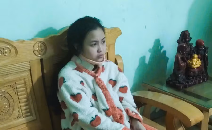 Nữ sinh bị đánh gãy đốt sống cổ phải bảo lưu kết quả học tập.