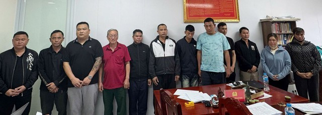 Nhóm người bị khởi tố liên quan đến khai thác cát trái phép trên sông Chu.