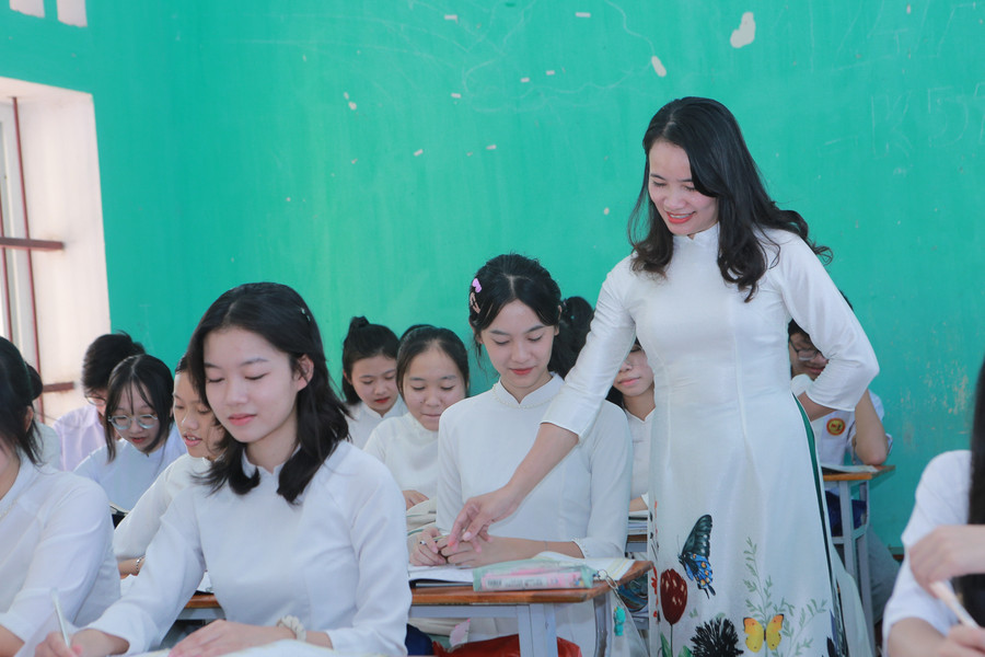 Nghị quyết số 71-NQ/TƯ khẳng định vai trò lãnh đạo toàn diện của tổ chức Đảng, hướng đến một nền giáo dục tinh gọn, thực chất. 1u1b3540.jpg