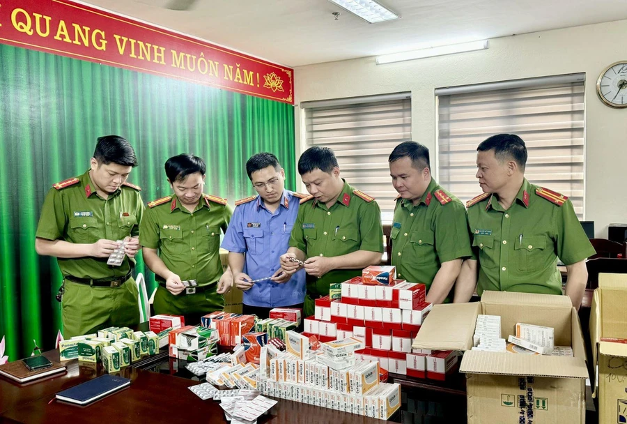 Công an TP Thanh Hoá triệt phá đường dây sản xuất, buôn bán thuốc tân dược giả với quy mô lớn. (Ảnh: CATH).