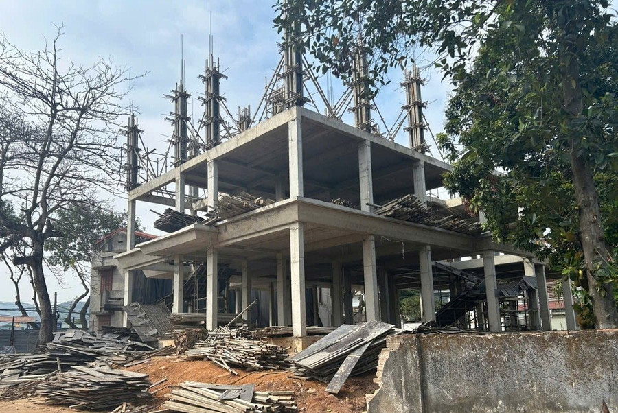 Công trình công sở thị trấn Hà Trung (huyện Hà Trung) xây dựng dở dang.