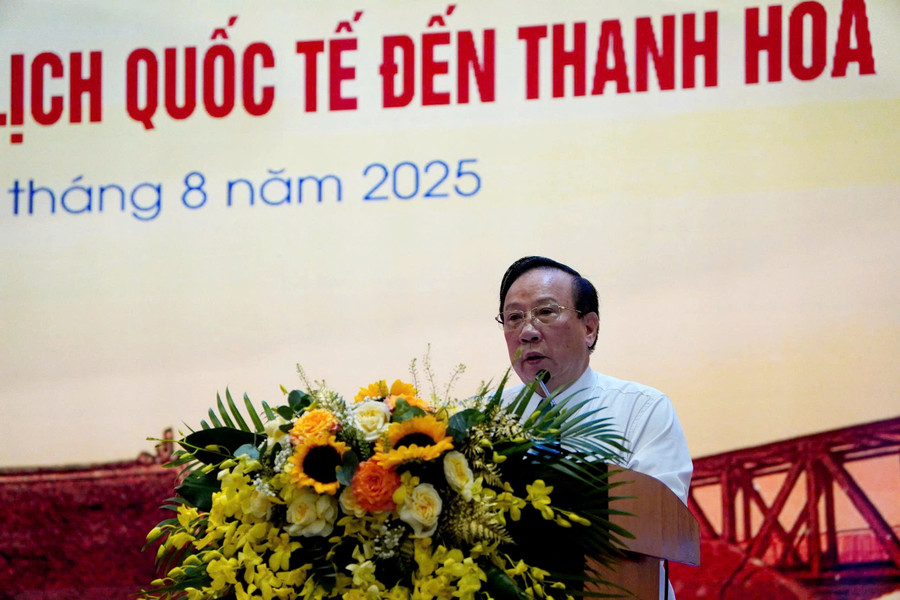 Ông Lê Xuân Thảo, Chủ tịch Hiệp hội Du lịch tỉnh Thanh Hóa phát biểu tại hội thảo. a.jpg