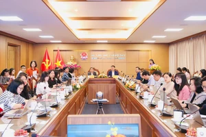 Quang cảnh buổi họp báo.