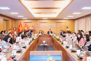 Quang cảnh buổi họp báo.